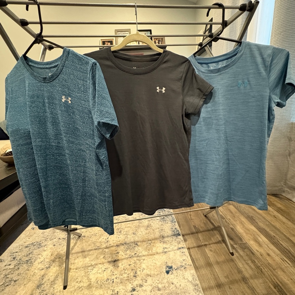 Under Armour moisture wick bundle
